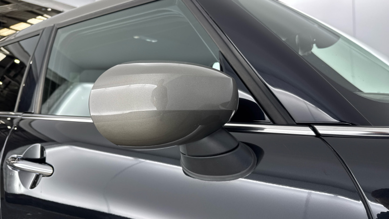 MINI Hatchback 1.5 Cooper Exclusive 5dr Petrol Hatchback